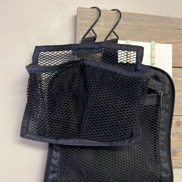 Unbranded Black Travel Toiletries Hanging Bag Hook and Loop Removable Component - Picture 7 of 13